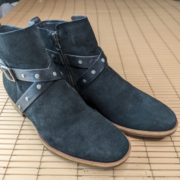 KORK-EASE WOMENS "KENAI" BLACK Leather and suede Side zip ANKLE BOOTS. Criss cro - Picture 3 of 13